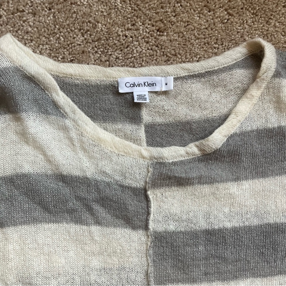 Calvin Klein Top - Picture 2 of 3